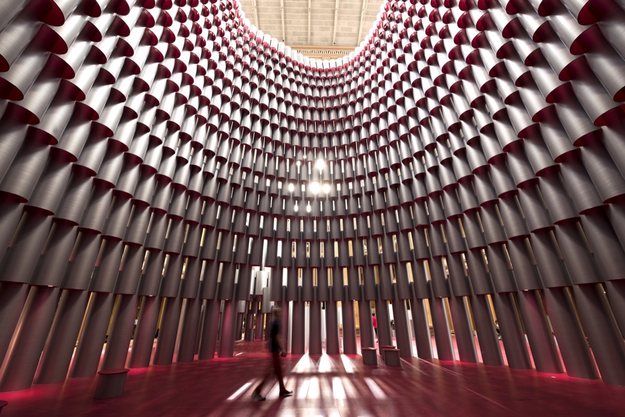 Summer Block Party 2017『Hive』(Studio Gang)。紙管2,700本で組み上げた部屋 (ⓒArchDaily·Tim Schenck)