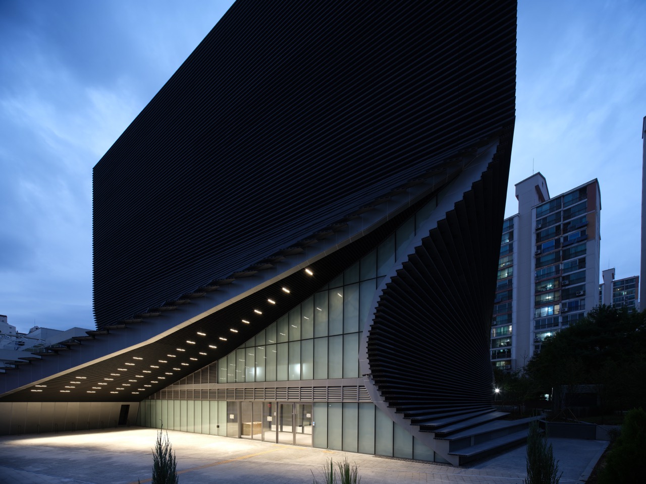 ソウル市立写真美術館。倉洞の団地の前に2025年に開いた韓国初の写真専門公立美術館、観覧料0ウォン (ⓒ월간 디자인)