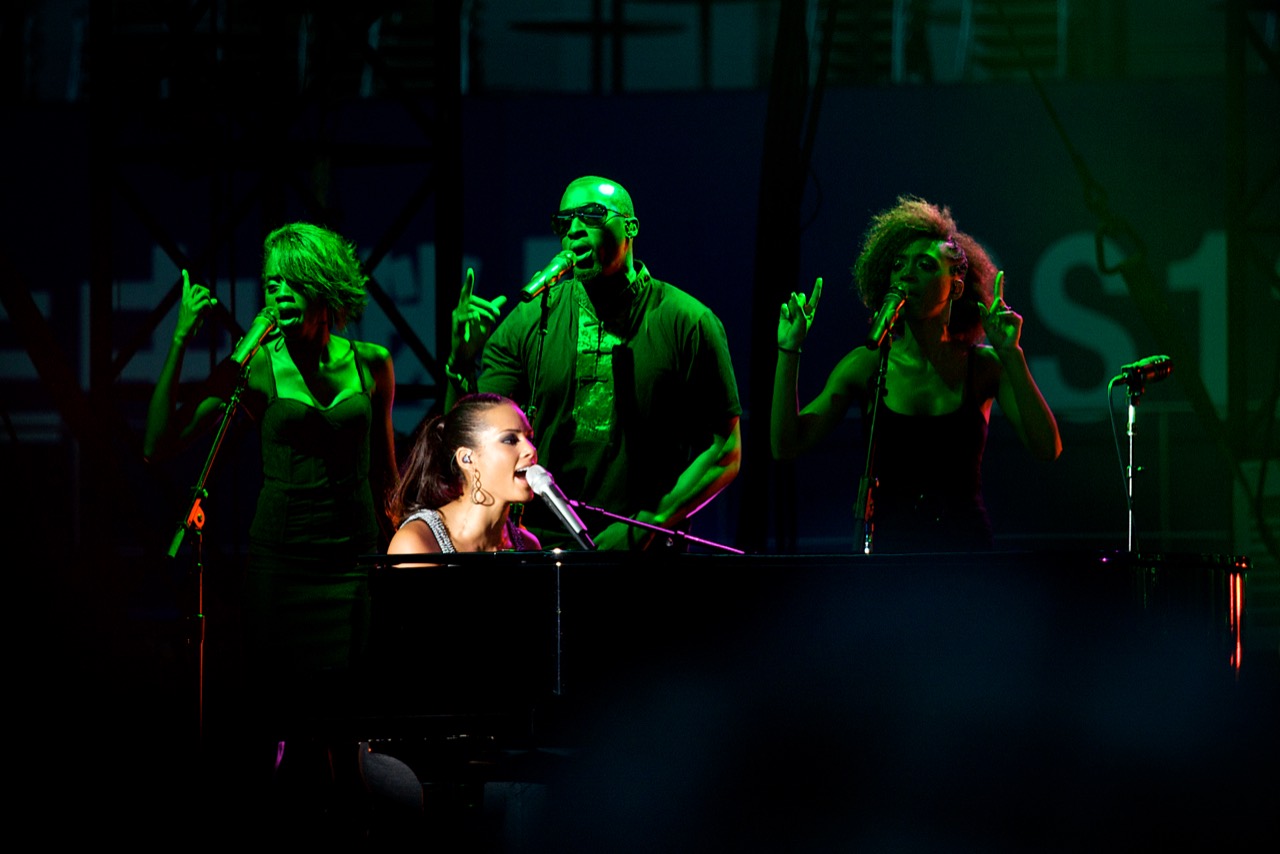 舞台がひとつ増えた · かつてSUMMER SONICの舞台に立ったアリシア・キーズ（Alicia Keys）。25周年を迎えて日程がはじめて三日に増え、二つの都市が埋めるべき舞台もその分だけ多くなった。ⓒWikimedia Commons