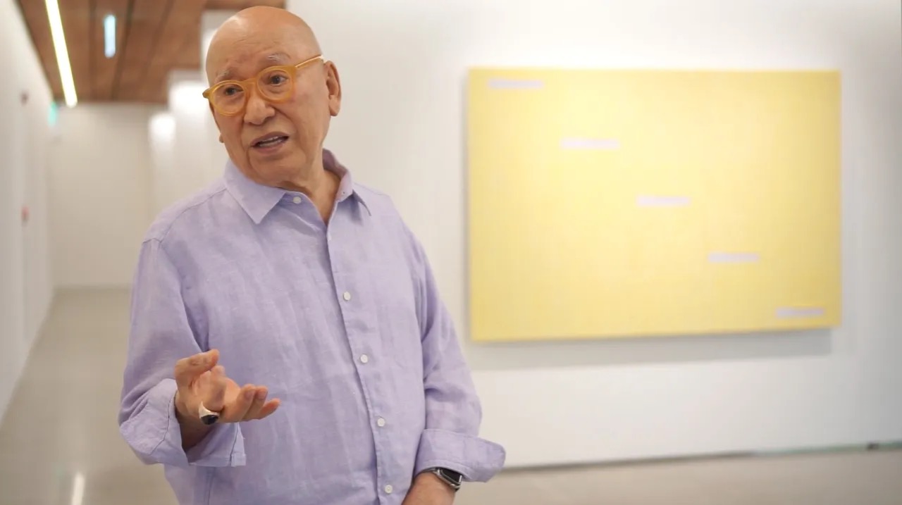 묘법을 60년 그린 사람 · 박서보(1931-2023). 작업실에서. ⓒTina Kim Gallery
