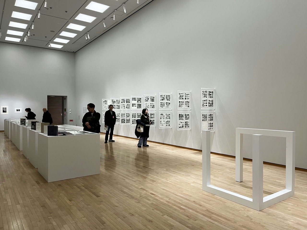종이가 본체인 방 · 지시문과 도면, 인쇄물을 모은 구역. 이 종이들이 벽 그림의 원본. ⓒ美術手帖