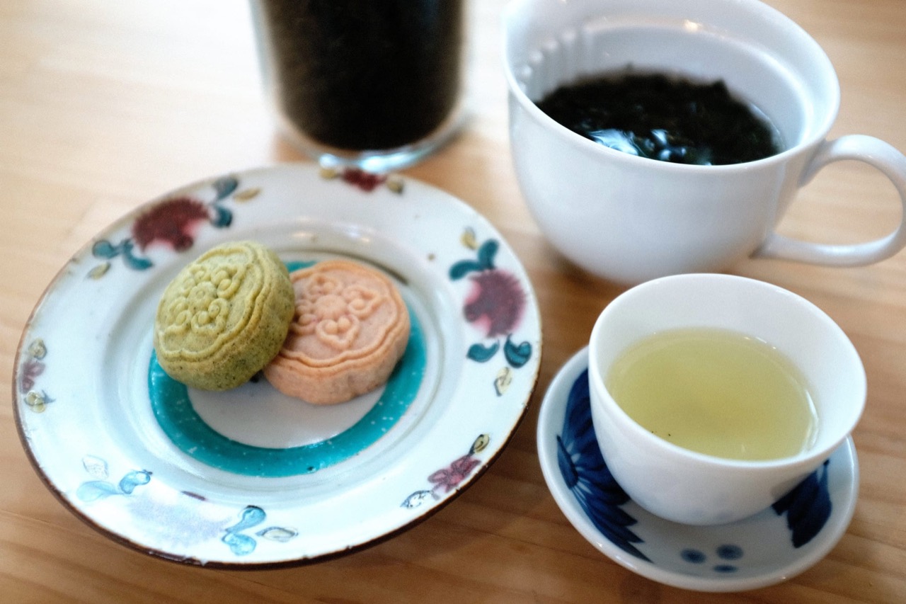 下北月餅 · BONUS TRACK内の発酵食品店、発酵デパートメントの会期限定「下北月餅」セット。ⓒムーンアートナイト下北沢