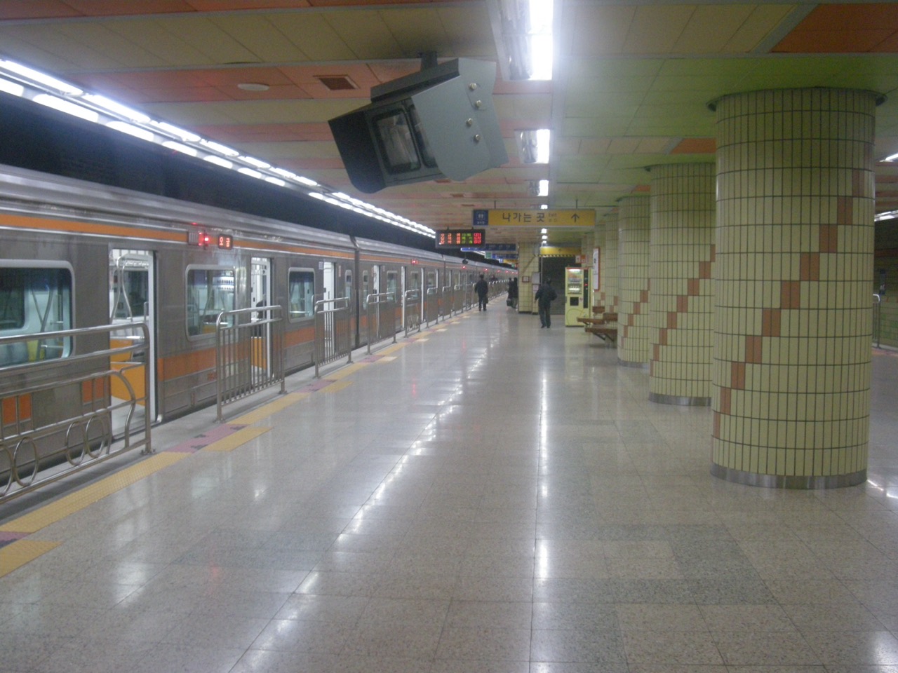 大化駅 · 3号線の終点、大化駅のホーム。ソウル駅から乗り換えて1時間ほど。ⓒ주행거리계 · CC BY-SA 3.0