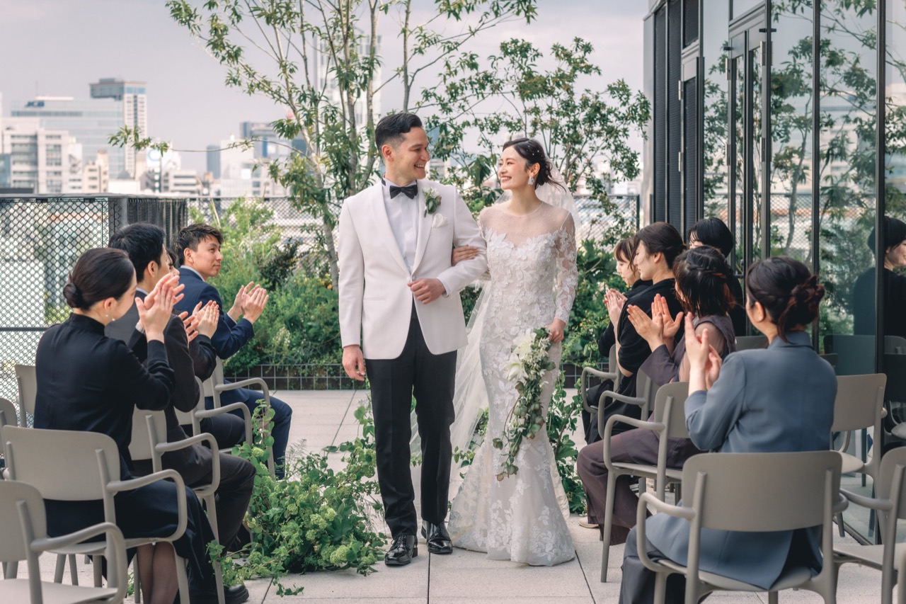 토요일 낮의 다른 장사 · 같은 홀에서 열리는 예식. 인스타그램 계정도 식당과 따로 운영한다. ⓒTRANSIT GENERAL OFFICE