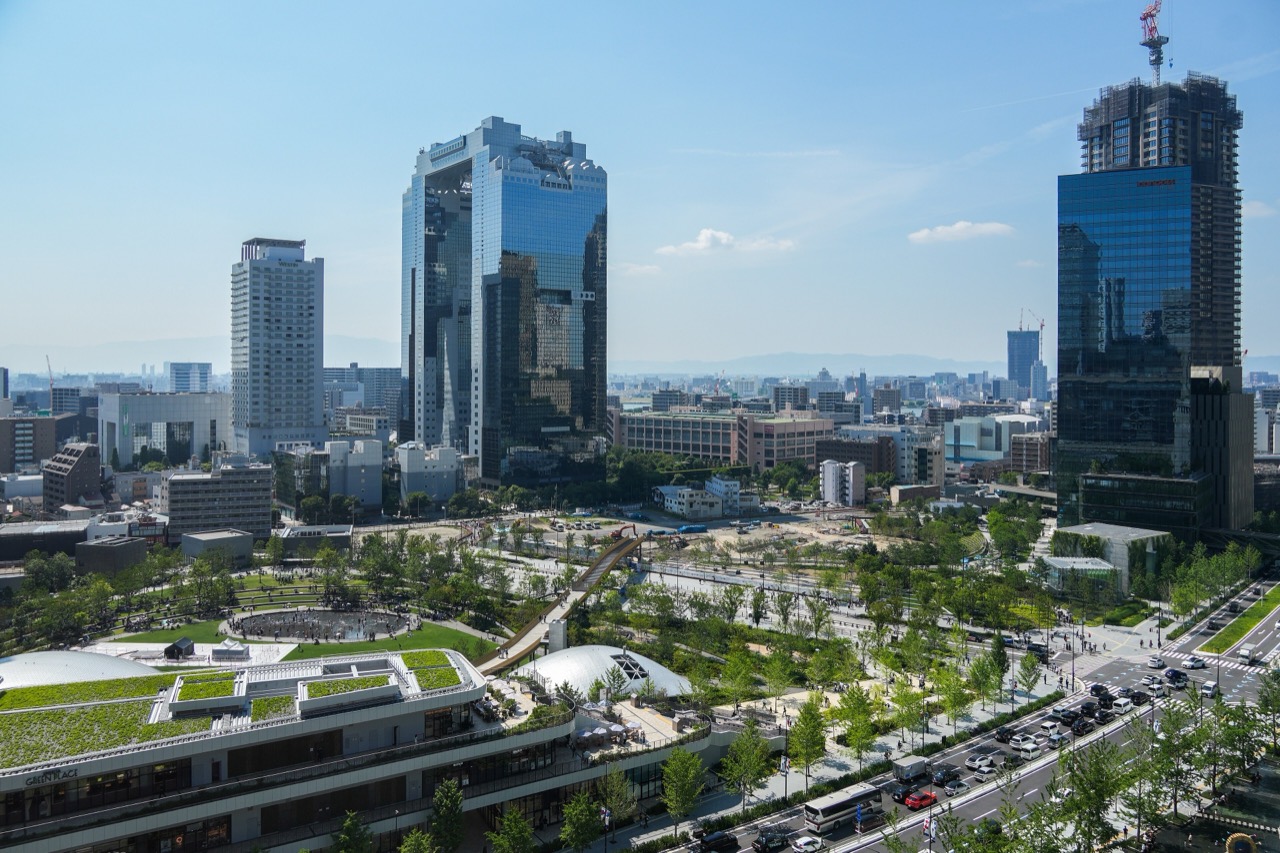 총사업비 6,000억 엔 · 그랑그린 오사카. 부지 9.1ha에 공원과 호텔과 오피스가 함께 들어선 우메키타 2기 개발이다. ⓒWikimedia Commons
