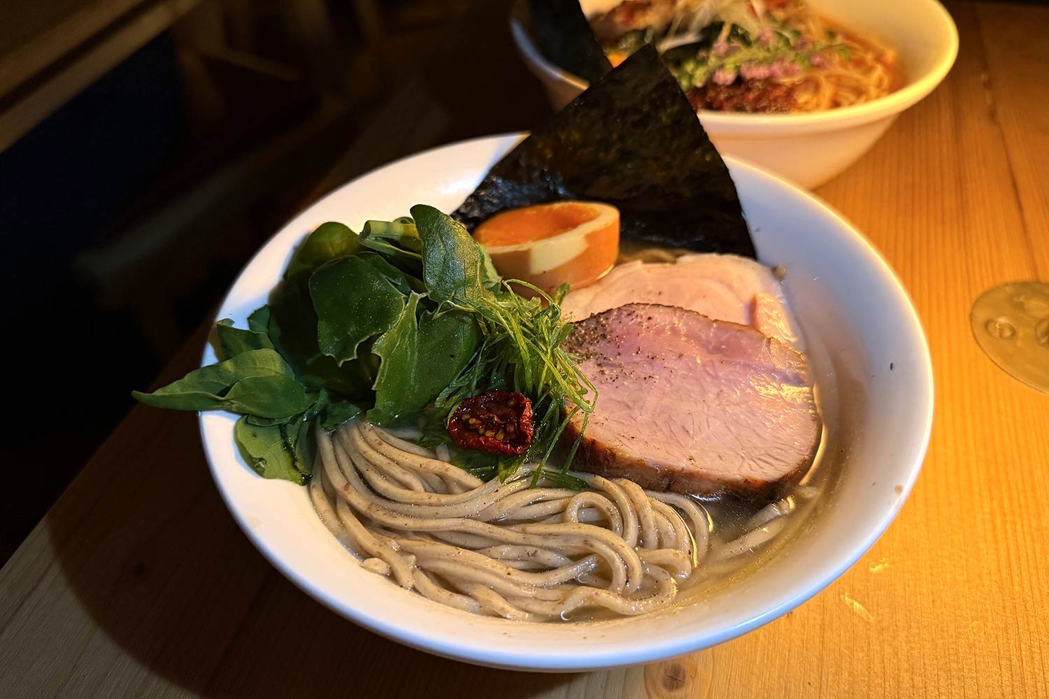 돼지 차슈 라멘 · 시식 기사 기준 £10. ⓒHot Dinners