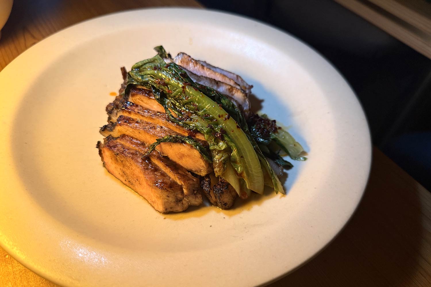 이베리코 돼지 등심 구이 · 2층에서 가장 비싼 접시, £29. ⓒHot Dinners
