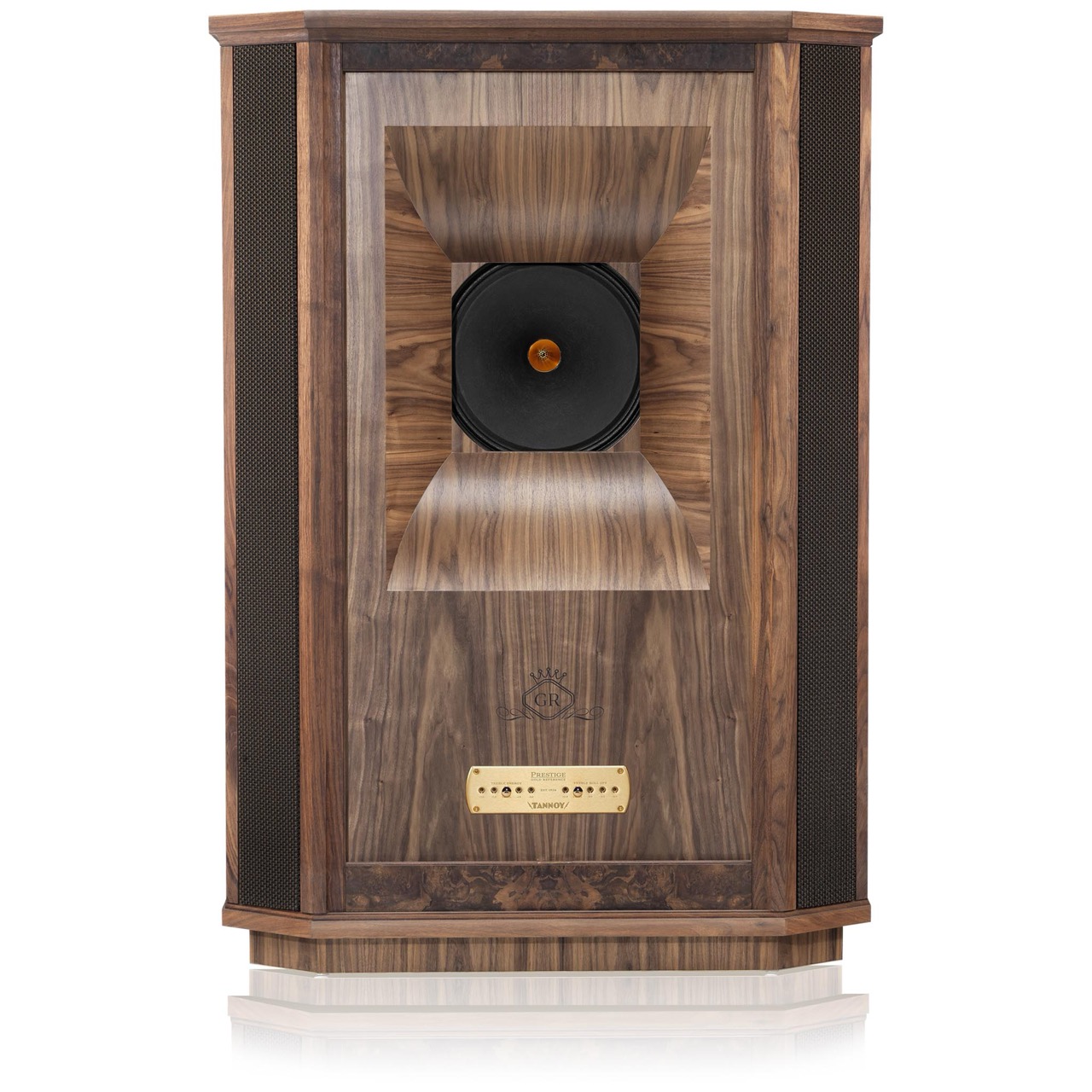 방을 차지하는 물건 · Tannoy Westminster Royal. 사람 몸집만 한 인클로저에 15인치 듀얼 콘센트릭 유닛이 들어간다. 신품 기준 한 조 가격이 소형 카페 인테리어 예산과 맞먹는 급. ⓒUpscale Audio