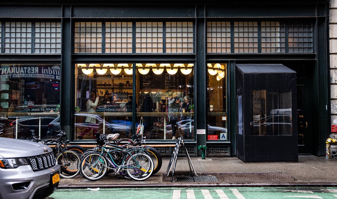 호텔 1층 · 뉴욕 웨스트 29번가 에이스호텔 매장. 로비와 카페의 경계를 두지 않았다. ⓒStumptown Coffee Roasters