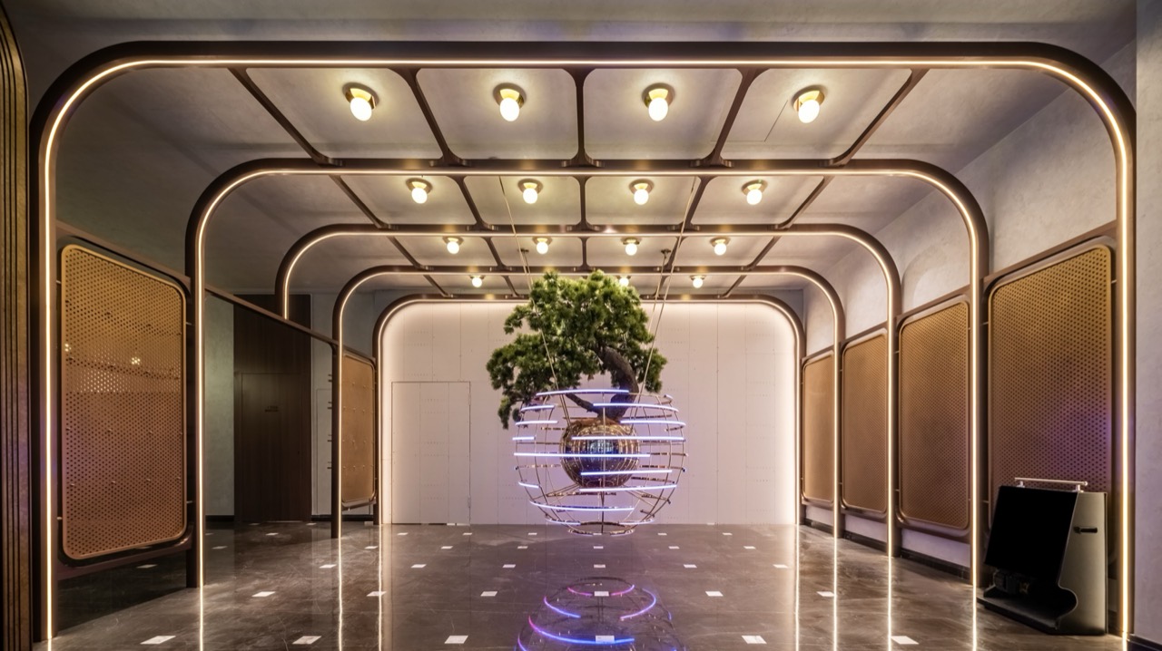 ロビー · ロビーとロビーバー、多目的ホールが6階に揃う。中庭とテラスも同じ階。ⓒHabo Hotel Shanghai, a Member of Design Hotels / Marriott International