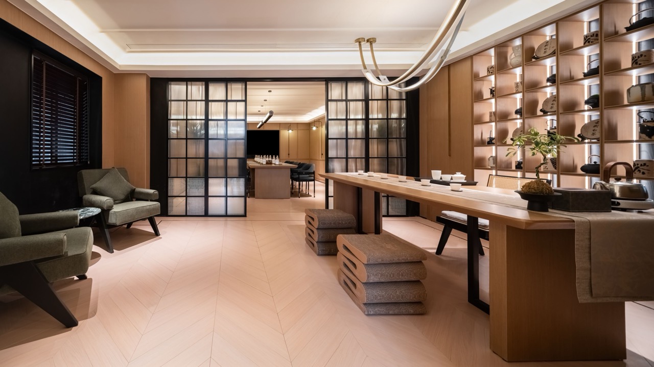 茶室 · 86室のホテルが、茶室と本のための場所を別に取った。ⓒHabo Hotel Shanghai, a Member of Design Hotels / Marriott International