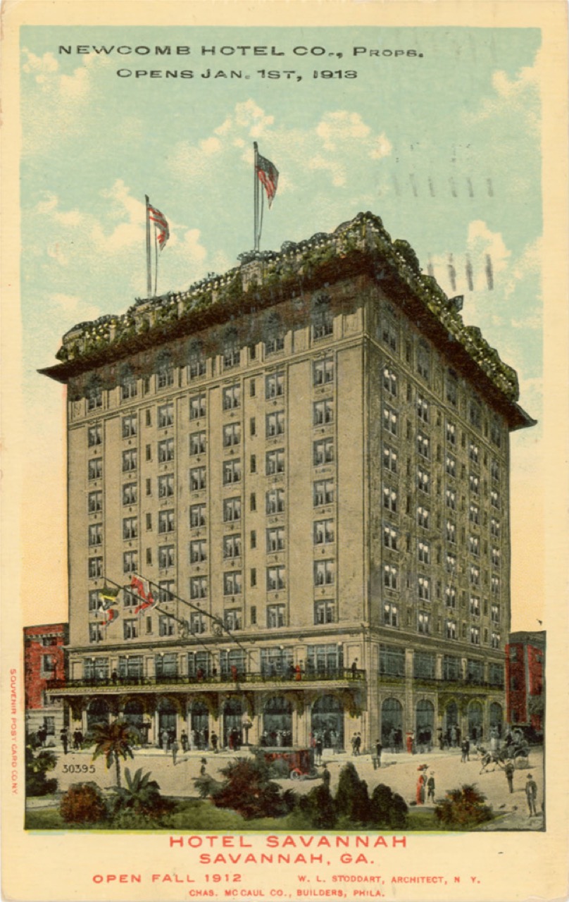 1913年のHotel Savannah · 開業時の客室は200室。当時のサバンナで最も高い部類の建物だった。ⓒSavannah Postcard Collection, SCAD Jen Library · Public domain
