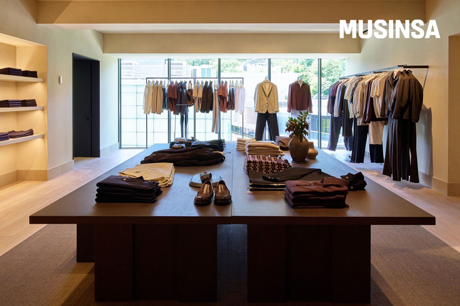 204 pyeong, opened July 30 · The collection is spread across several floors with the spaces between left empty. ⓒ무신사