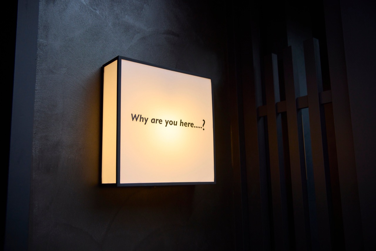 A second sign · The backlit sign fixed to the interior wall. ⓒSanki Shoji / PR TIMES