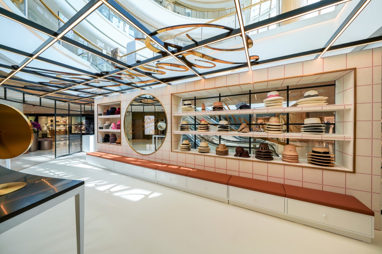 A four-month finish · Inside the pop-up. Pink grid tile and brass moulding, built to a short term. ⓒBorsalino