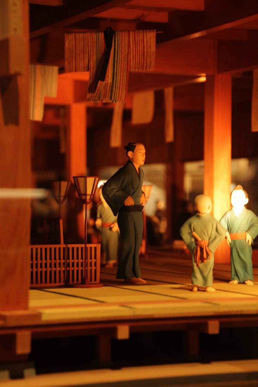 街を丸ごと · 実物大の再現と縮小模型を階ごとに分けて配置する。ⓒWikimedia Commons