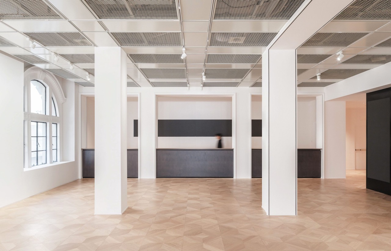 Windows reopened · Sealed openings were freed so the river and the skyline beyond enter the galleries. ⓒgmp Architekten