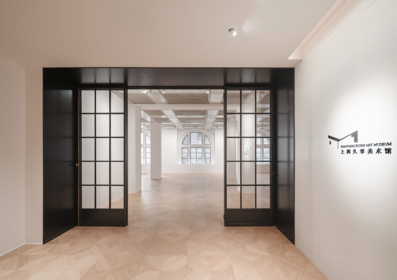 Two-metre windows · Frames divided differently across eras were repaired as found. ⓒgmp Architekten