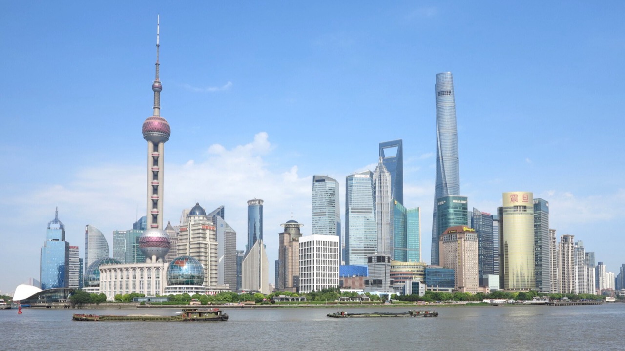 The Bund · The riverside ensemble of 52 buildings starts at this one. ⓒWikimedia Commons