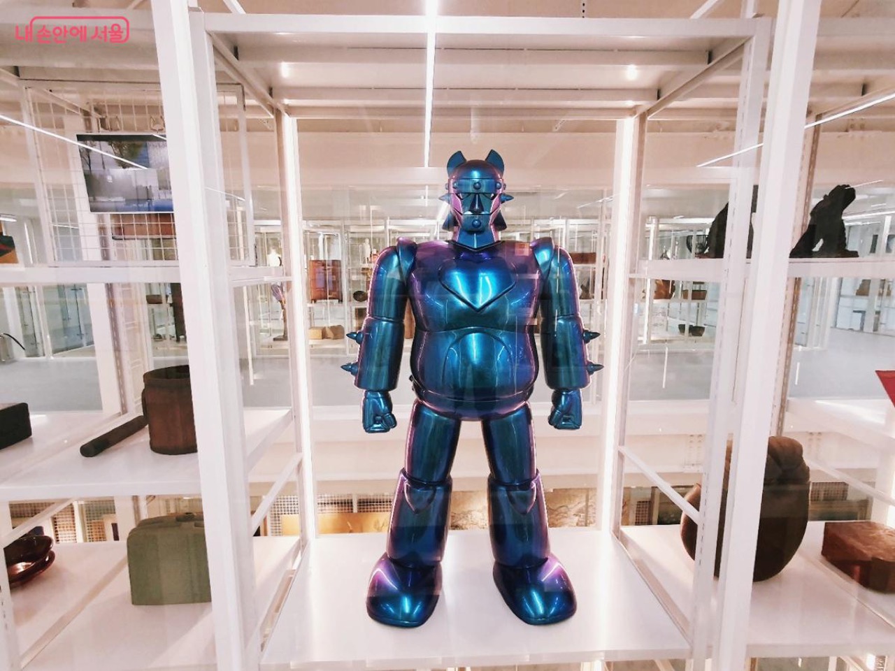 一区画 · ソウル市立美術館の収蔵品、シン・イチョルのロボットテコンV。ⓒソウル特別市