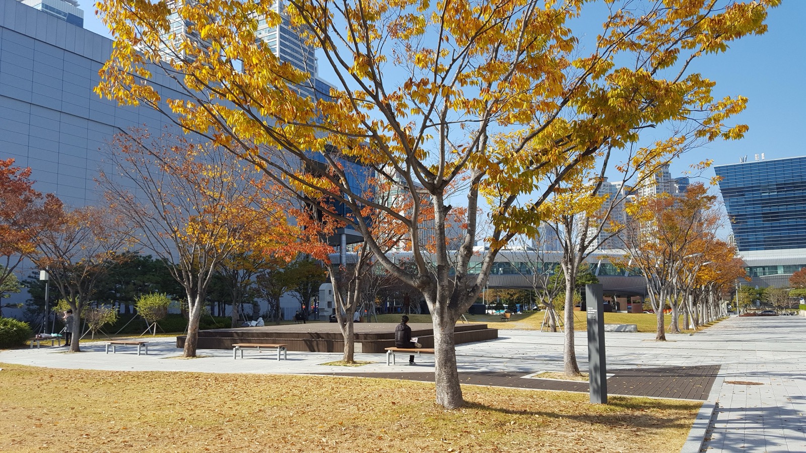 본관 바깥 · 1998년에 세운 부산시립미술관. 2023년 12월부터 닫혀 있었다. ⓒBubbahotepblues · CC BY-SA 4.0 · Wikimedia Commons